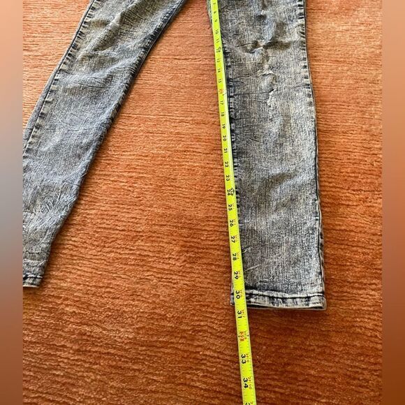 Classic Acid Wash High Waist  destroyed Jeans - Picture 8 of 11